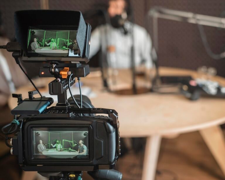 concepto-de-radio-de-primer-plano-con-camara